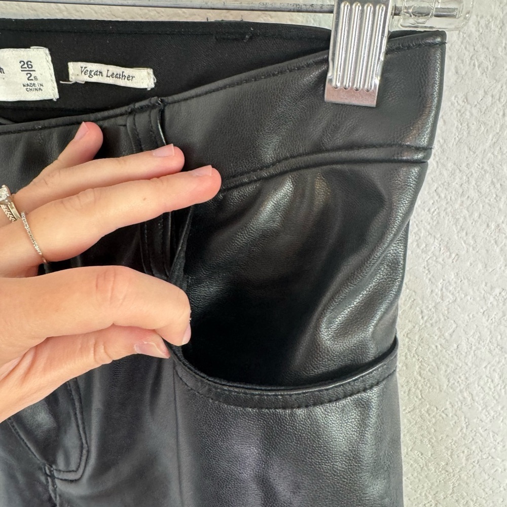 Abercrombie‎ & Fitch 90s Straight Ultra High Rise Faux Leather Pants Size 26/2 - Picture 5 of 12
